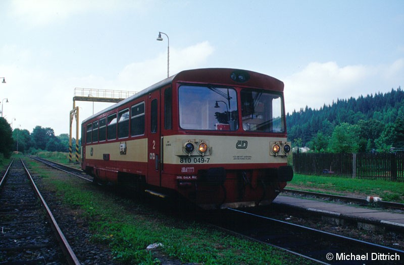 Bild: Hier noch einmal der 810 049 in Mala Moravka.