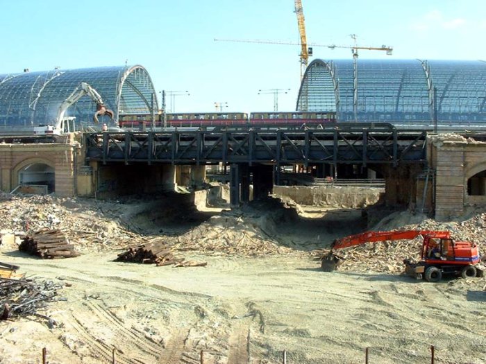 Bild: Die Brücke. Hier wurde auch schon Baufreiheit geschaffen.