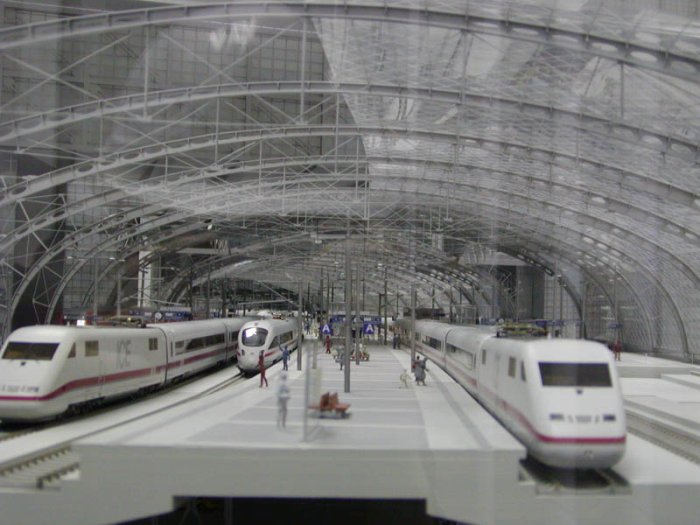 Bild: Blick auf das Modell des neuen Lehrter Bahnhof.