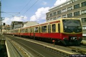 481 272