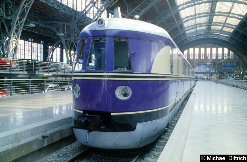 Bild: Abgestellt zu Ausstellungszwecken steht dieser VT 137 in Leipzig Hbf.