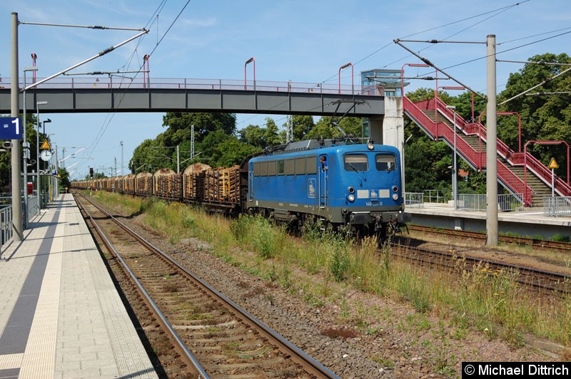 Bild: 140 038 bei der Durchfahrt in Osterburg.