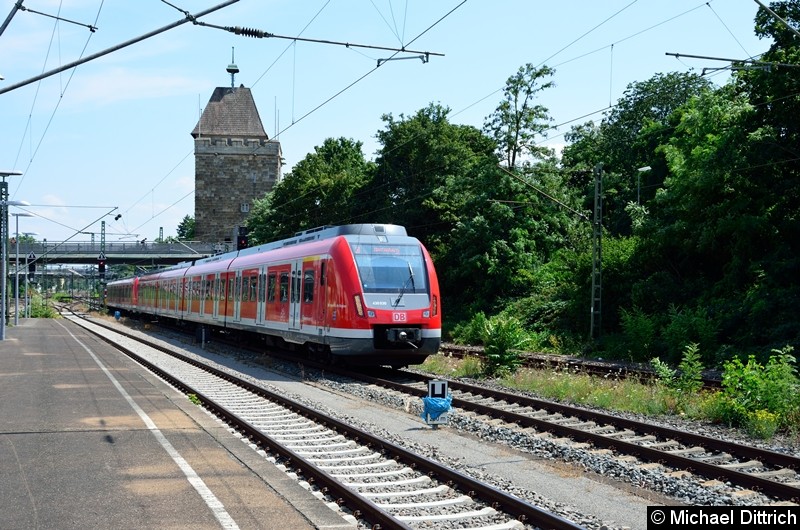 Bild: 430 030 + 430 016 als S1 nach Herrenberg in Esslingen (Neckar).