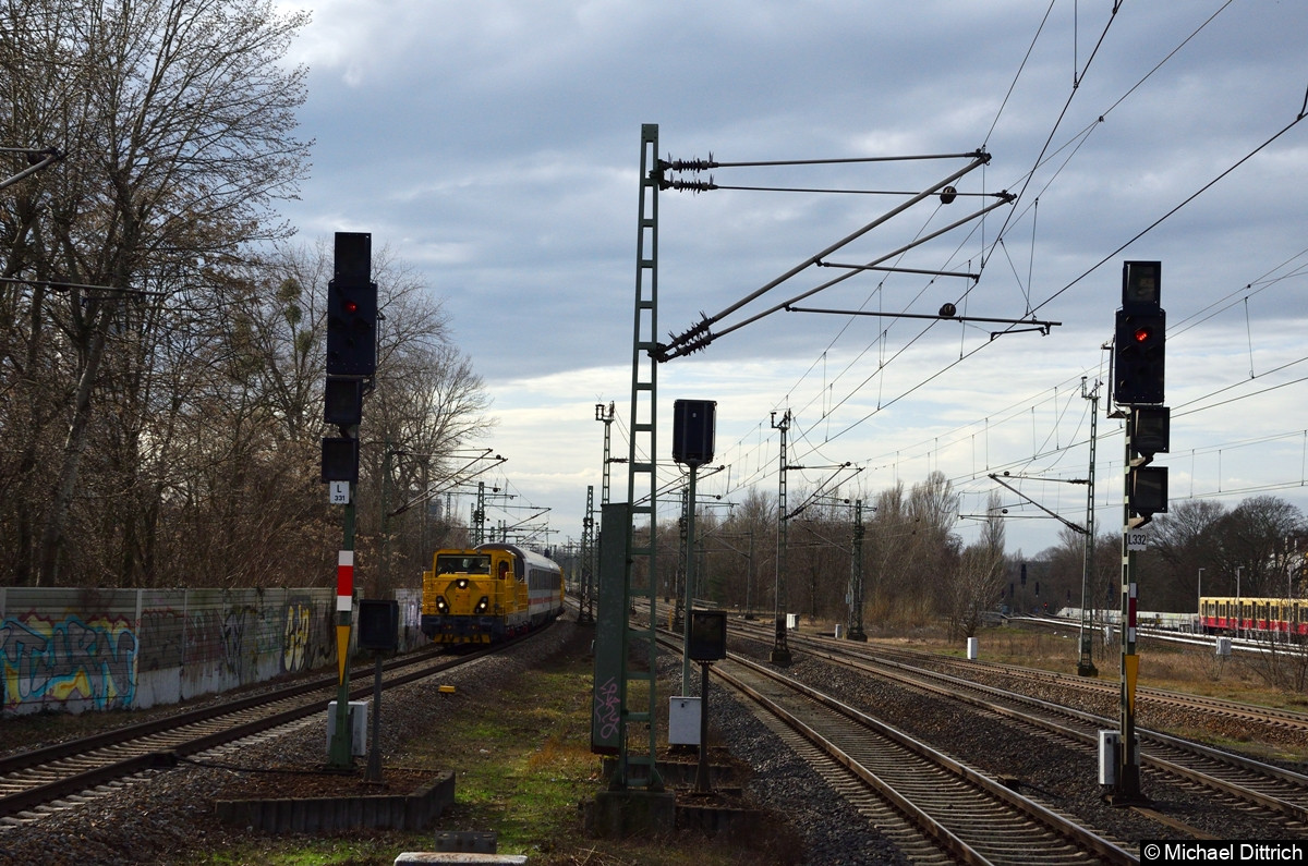 Bild: 1004 501 kommt aus Berlin-Grunewald zurück nach Berlin-Charlottenburg.
Am 16. Februar 2024 lud die DB InfraGo zu einer Bewerbungsfahrt ein.