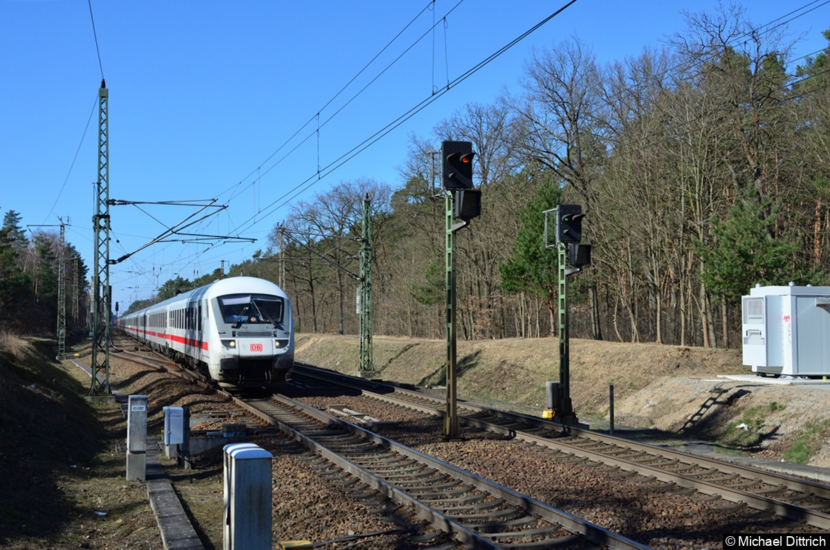 Dieser Sonderzug fuhr nach Frankfurt (Oder) und hatte am Ende die 101 066-9 dran. Er holte dort ukrainische Flüchtlinge ab.