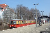 477 608