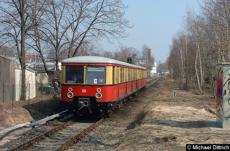 Bild: 477 608 auf dem Weg nach Spindlersfeld.