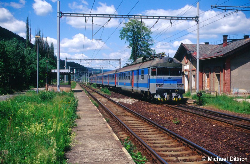 Bild: 460 076 auf dem Weg nach Decin.