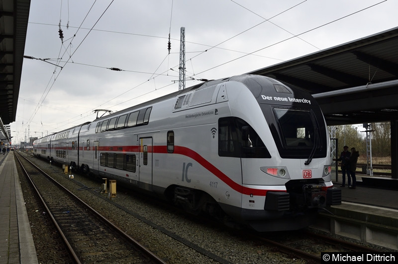 4110 517 als Sonderzug 2999 nach Berlin Hbf. in Rostock Hbf.