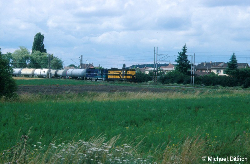Bild: Mit zwei Loks kam dieser Güterzug in Lysa nad Labem an.