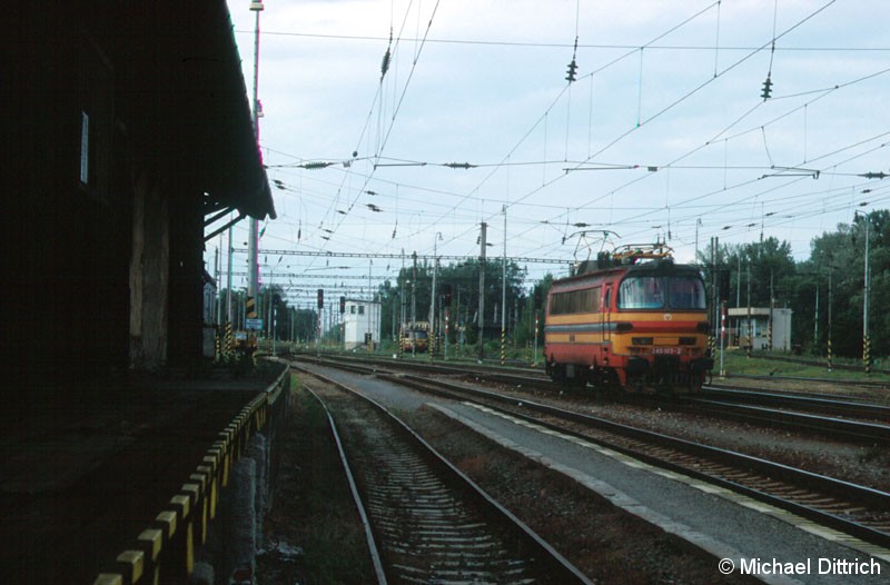 Bild: 240 103 rangiert in Kuty.