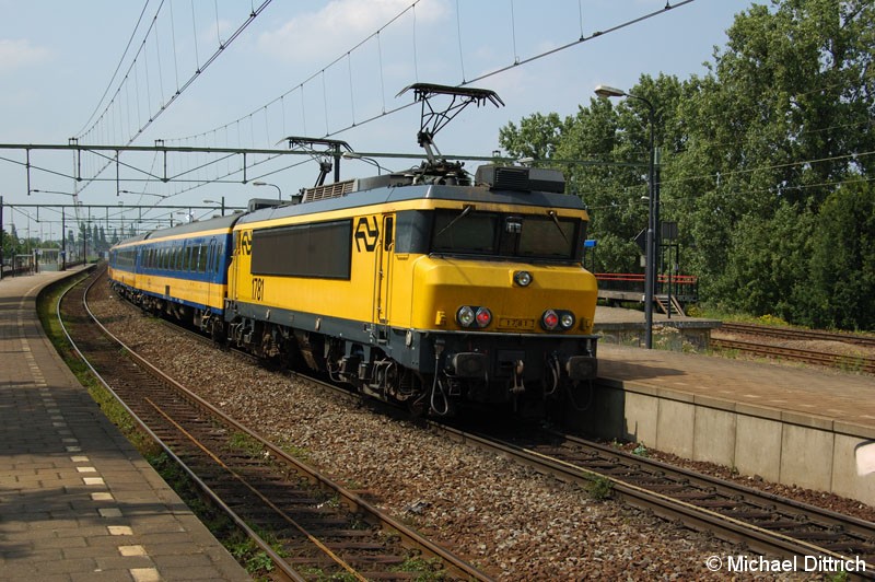 Bild: 1781 als IC von Venlo nach Den Haag in Venlo.