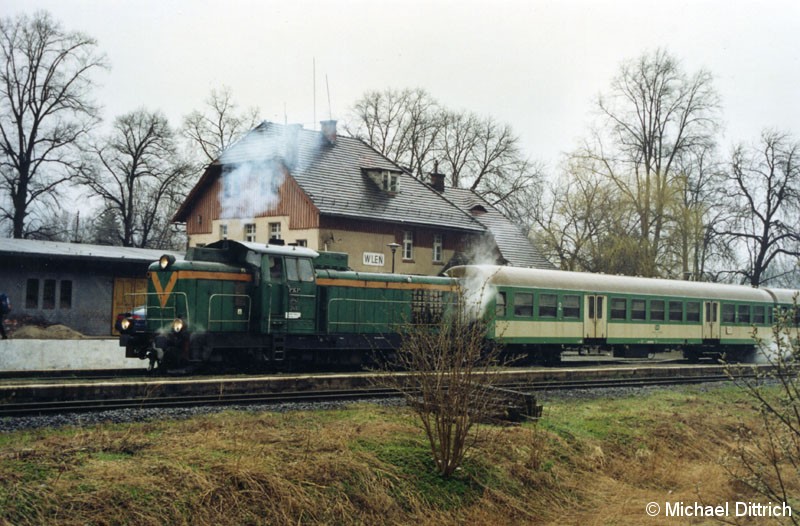 Bild: Noch einmal die SP42-245 in Wlen bei der Abfahrt.