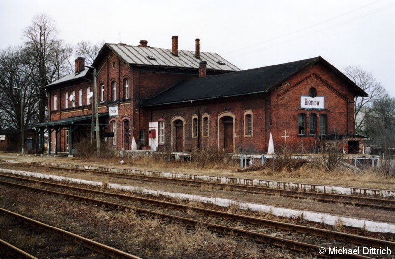 Bild: Der Bahnhof Bieniów wird der nächste Halt der SU 45 sein.