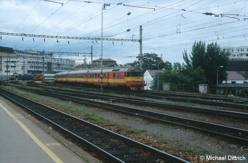 Bild: 560 021 bei der Ausfahrt aus Brno hl. n.