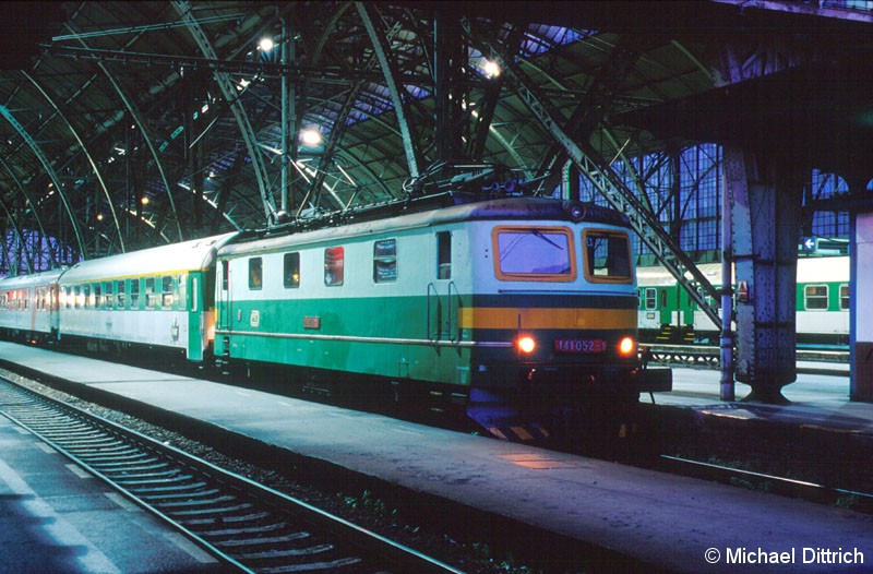Bild: 141 052 in Praha hl. n.