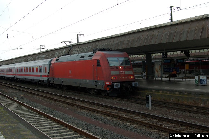 Bild: 101 042 mit einem IC in Münster Hbf.