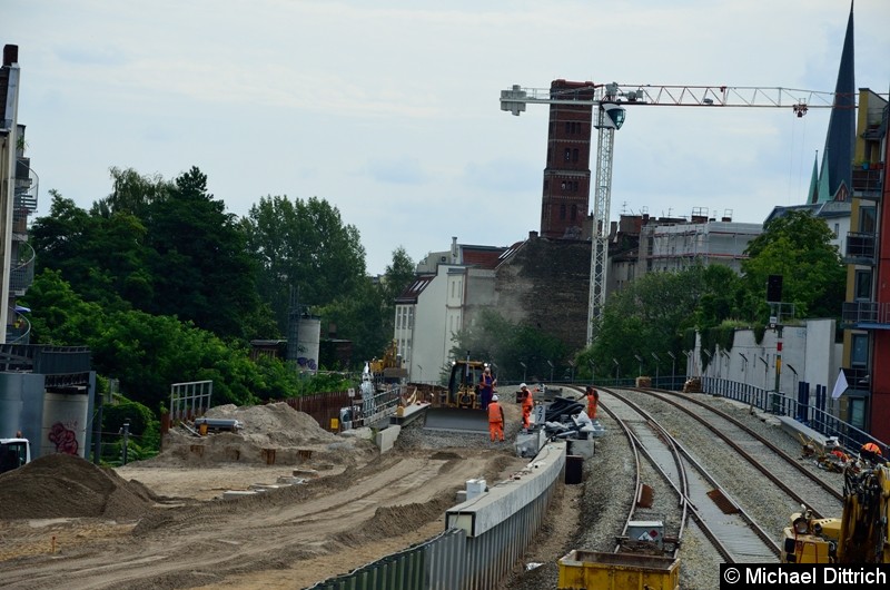 Links im Bild die neue Brücke über die Karlshorster Straße der Regionalbahn. Diese soll ab Dezember 2018 hier wieder fahren.