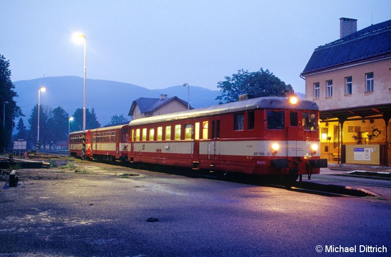 Bild: Als Os 3626 kam 831 105 am Abend des 14.07.2002 in Jesenik vorbei.