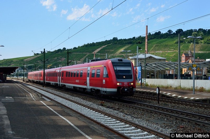 Bild: 612 128 + 612 071 bei der Durchfahrt in Esslingen (Neckar).
