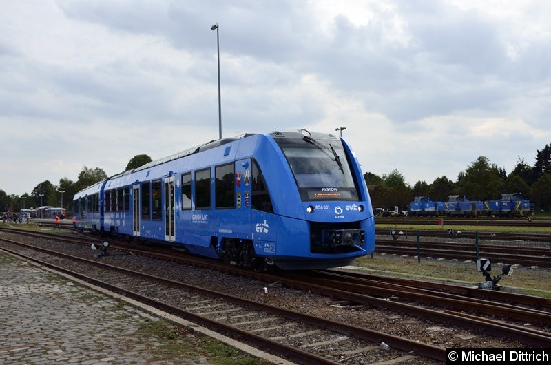 Bild: Der erste iLINT im Fahrgastverkehr. Hier bei der Bereitstellung in Bremervörde.