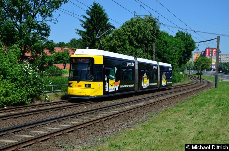 Bild: 1522 als Linie 16 kurz vor der Haltestelle Landsberger Allee/Rhinstr.