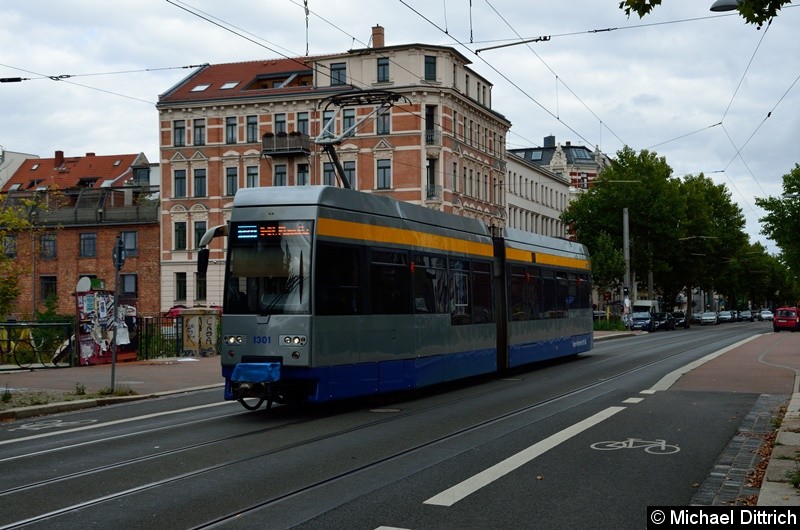 Bild: Der Prototyp der Leoliner 1301 als Linie 14 in der Karl-Heine-Str. auf der Brücke über dem gleichnamigen Kanal.