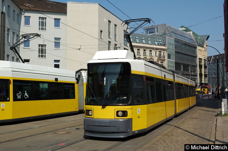 Bild: 1053 als Linie M6 in der Großen Präsidentenstraße.