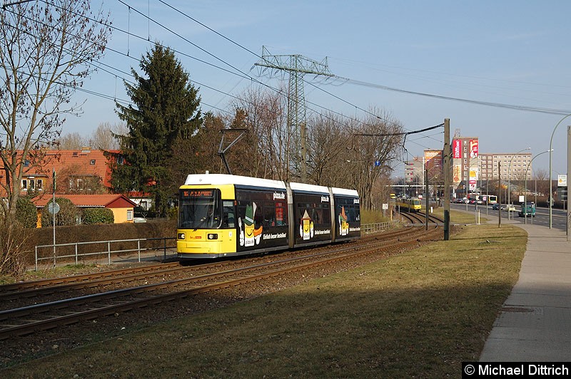 Bild: 1522 als Linie 16 kurz vor der Haltestelle Landsberger Allee/Rhinstr.