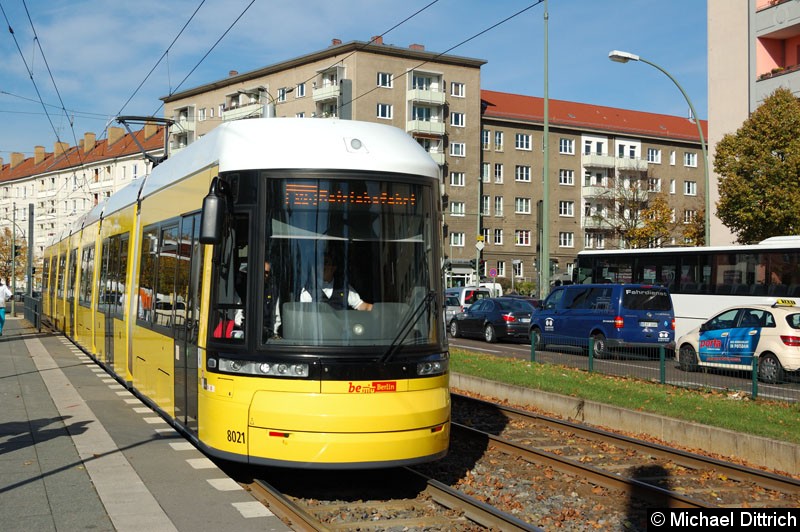 Bild: 8021 als Betriebsfahrt an der Haltestelle Kniprodestr./Danziger Str.