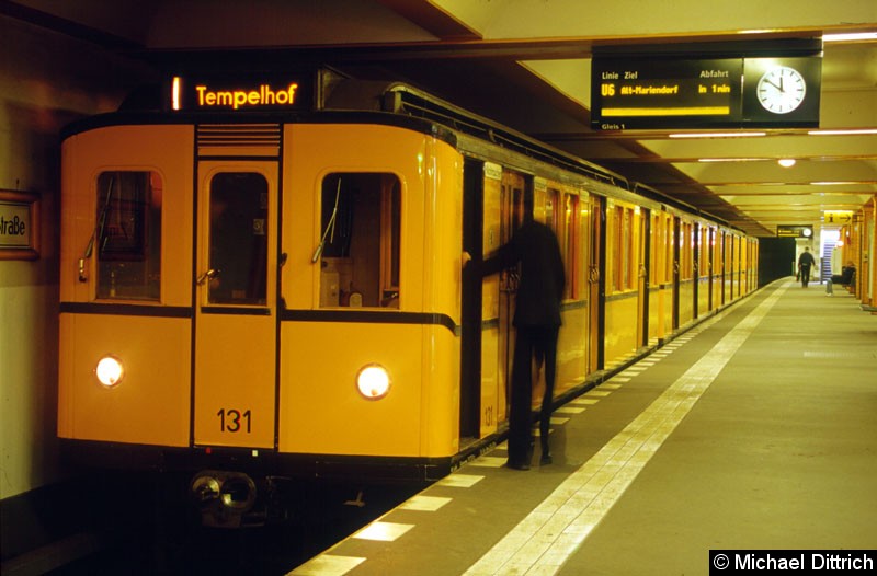 Bild: Museumszug 131 auf dem Bahnhof Zinnowitzer Str.