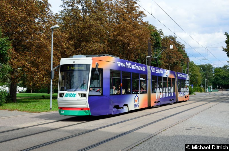 Bild: 1338 als Linie 2 zwischen den Haltestellen Listemannstr. und Opernhaus.