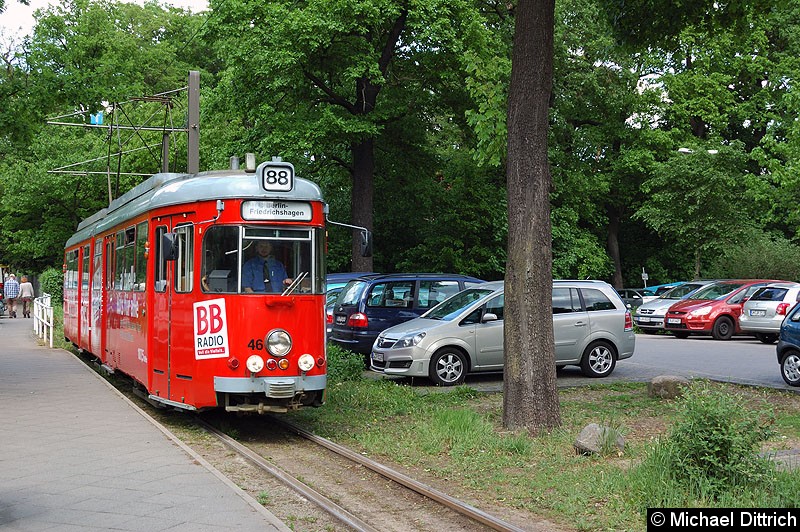 Wagen 46 bei der Ankunft am S-Bf. Friedrichshagen.
