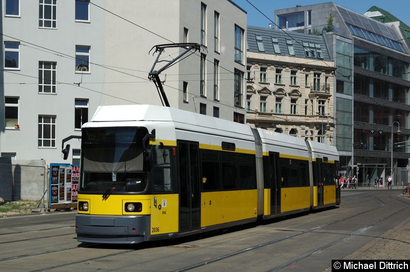 Bild: 2036 als Linie M5 in der Großen Präsidentenstraße.