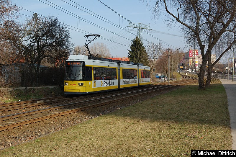 Bild: 1516 als Linie 16 kurz vor der Haltestelle Landsberger Allee/Rhinstr.