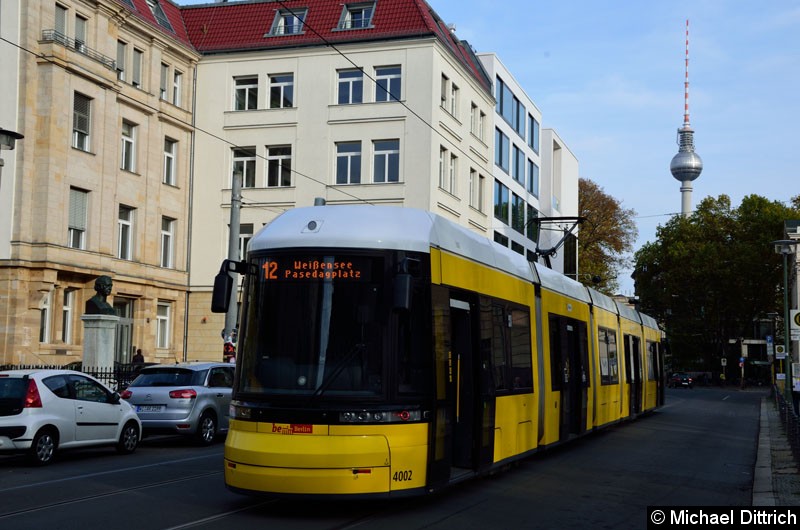 Bild: 4002 als Linie 12 an der Haltestelle Am Kupfergraben.