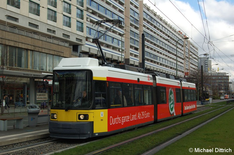 Bild: 1086 als Linie M6 an der Haltestelle Spandauer Straße/Marienkirche.