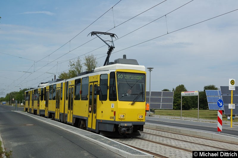 Bild: 6098 als Linie 60 in der Haltestelle Karl-Ziegler-Straße.