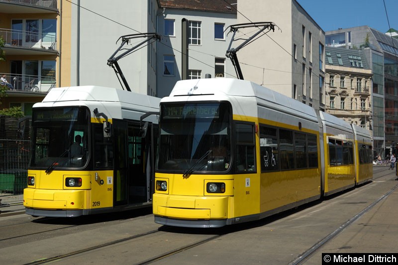 Bild: 1027 als Linie M4 in der Großen Präsidentenstraße.