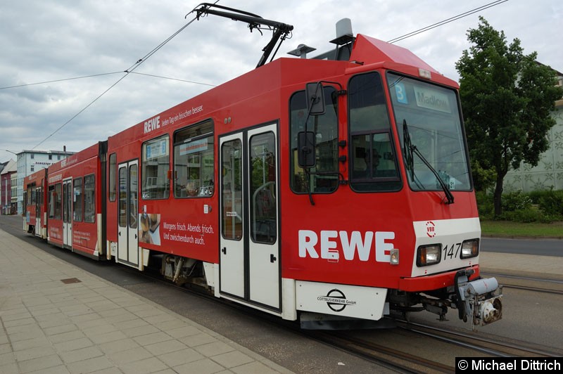 Wagen 147 als Linie 3 an der Haltestelle Görlitzer Str.