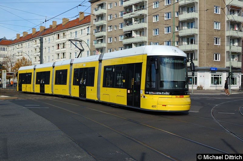 Bild: 4017 als Linie M10 an der Kreuzung Kniprodestr./Danziger Str.
