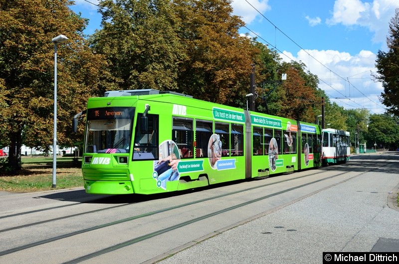Bild: 1310 + 2211 als Linie 15 in der Listemannstr. kurz vor der Weitlingstr.