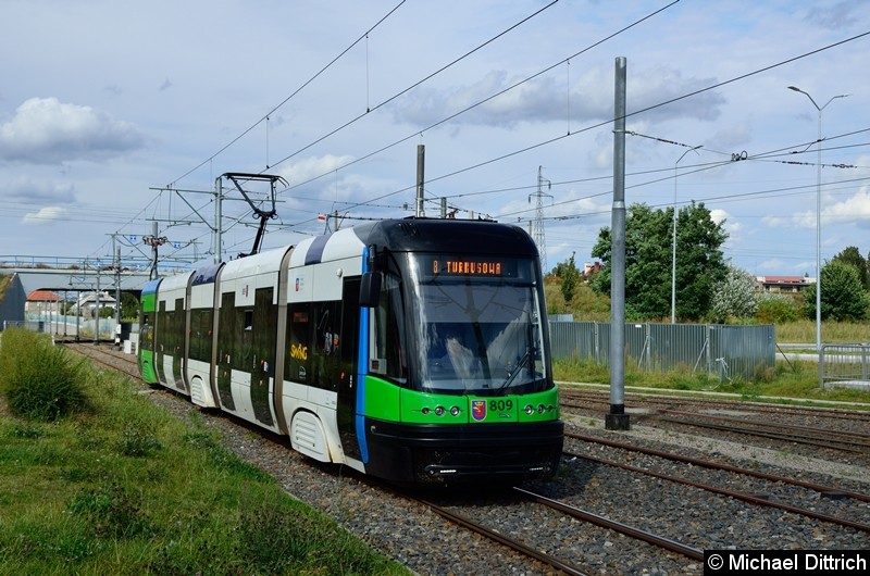 Wagen 809 als Linie 8 kurz vor der Haltestelle Turkosowa.