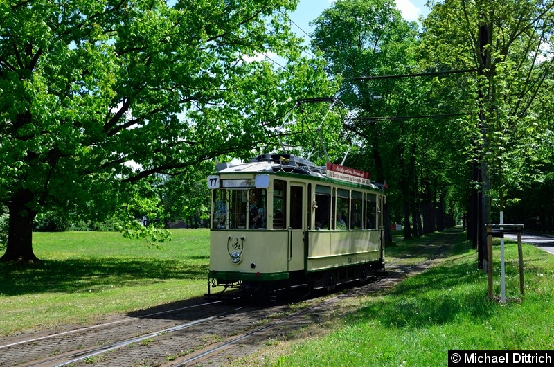 Bild: Wagen 124 verlässt den eingleisigen Abschnitt im Herrenkrug.