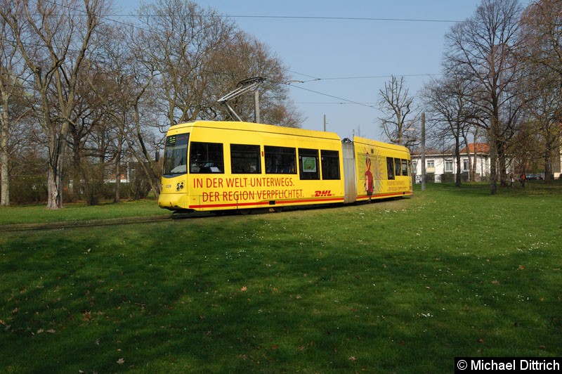 Bild: 1339 als Linie 2 in der Wendeschleife Naunhofer Str.