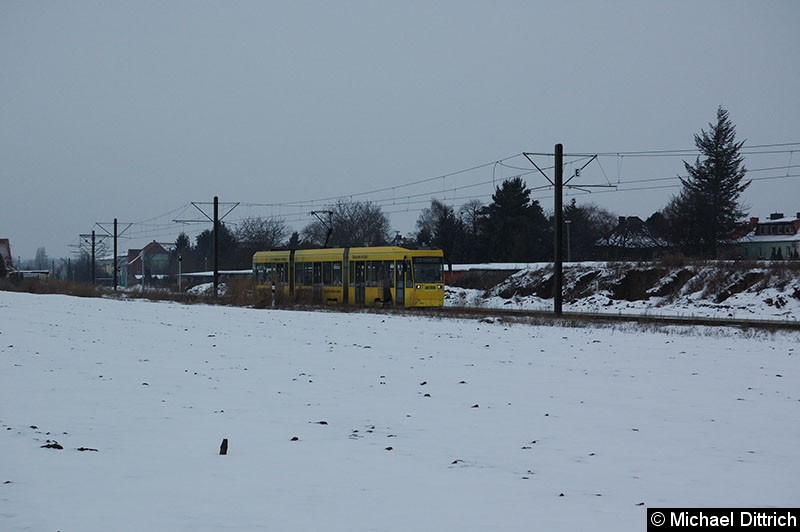 Bild: 1360 als Linie 9 auf dem Weg zum Neustädter See zwischen den Haltestellen Merkurweg und Lindenpark/Flugplatz.