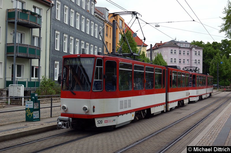 Bild: KT4D 520 und 450 als Linie 2 am Sparkassen Finanzzentrum.