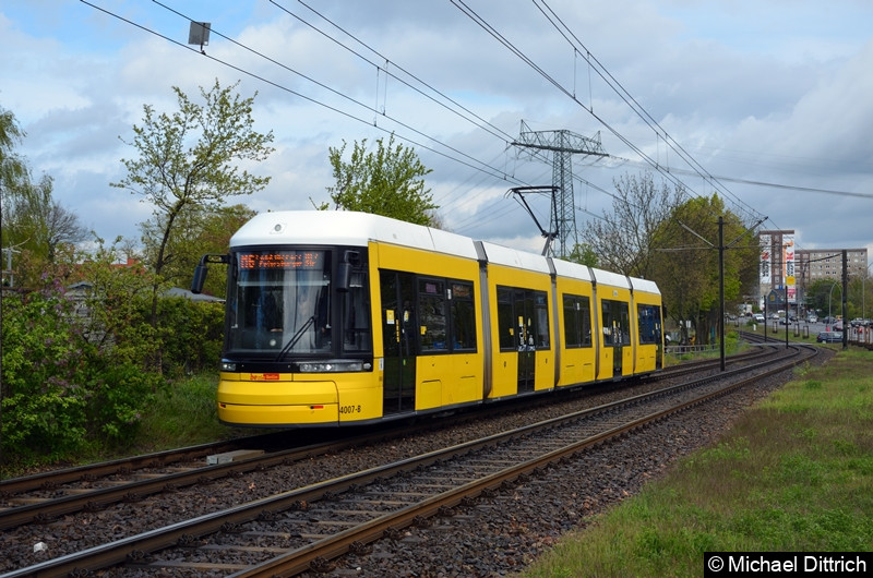 Bild: 4007 als Linie M6 zwischen den Haltestellen Landsberger Allee/Rhinstr. und Dingelstädter Str.