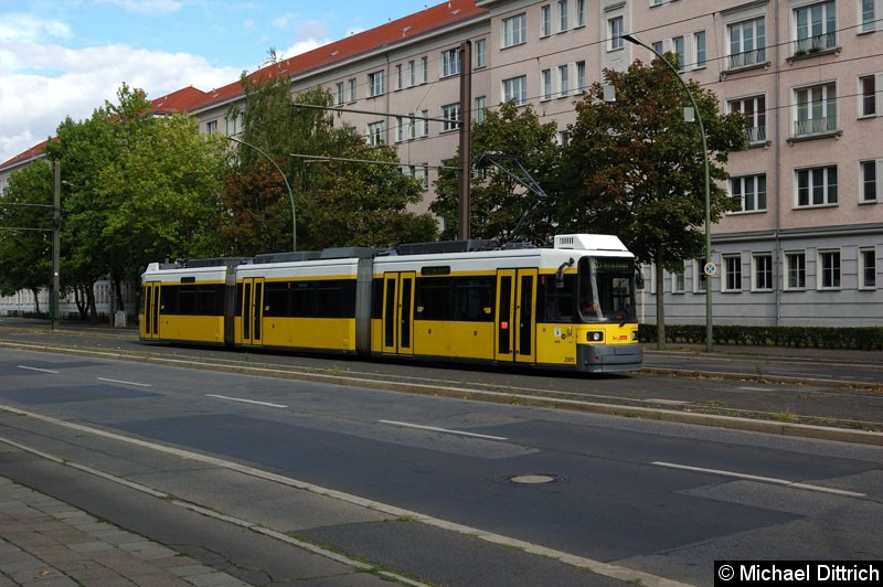 Bild: 2005 als Linie M8 in der Endstelle Kniprodestr.
