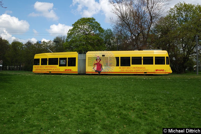 Bild: 1318 als Linie 2 im Park an der Naunhofer Str.